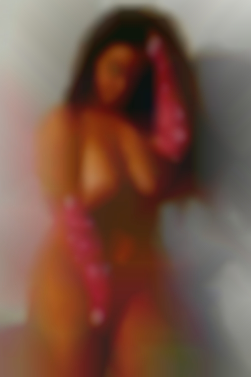 Submissive find man who will initiate swingers often in Tampa.